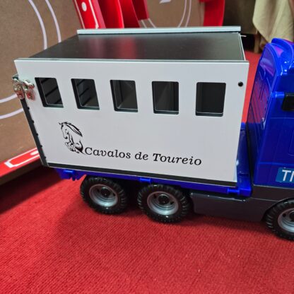 Camião Transporte Cavalos 4 boxes + arrumos - Image 4