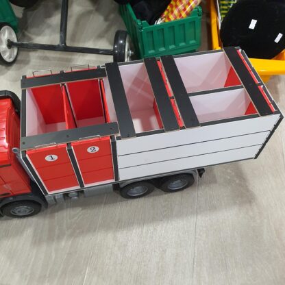 Camião Transporte de Touros com portas intermédias, pátio e rampa Bruder Mercedes - Image 7